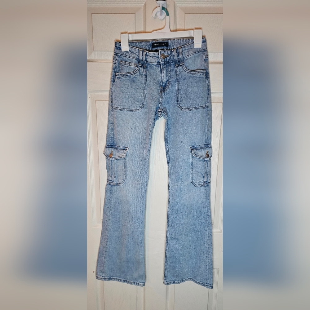 Aeropostale Mid Rise Flare Cargo Jeans Light Wash (Button Damage) - Size 0R